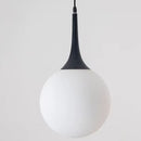 pendente globo branco moderno, lustre pendente minimalista, luminaria pendente cozinha moderna, pendente bola vidro branco, pendente preto branco moderno, iluminação pendente escandinava, pendente mesa jantar moderno, lustre minimalista moderno, pendente LEDZ zarya, pendente decorativo moderno