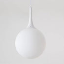 pendente globo branco moderno, lustre pendente minimalista, luminaria pendente cozinha moderna, pendente bola vidro branco, pendente preto branco moderno, iluminação pendente escandinava, pendente mesa jantar moderno, lustre minimalista moderno, pendente LEDZ zarya, pendente decorativo moderno