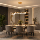 lustre pendente moderno, pendente orgânico, lustre orgânico moderno, pendente linear moderno, lustre linear para mesa de jantar, pendente para mesa de jantar, lustre minimalista, pendente minimalista, lustre dourado moderno, lustre preto moderno, lustre prata cromado, pendente dourado premium, lustre para sala de jantar moderna, iluminação para mesa de jantar, pendente para bancada gourmet, lustre LED moderno, lustre contemporâneo, pendente decorativo moderno, lustre de anéis LED, pendente com anéis ilumina