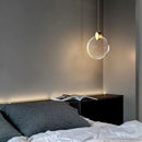 pendente prisma ledz, lustre pendente luxo dourado, pendente cristal bolhas luz, luminaria pendente pequena moderna, pendente cabeceira quarto moderno, iluminação decorativa sofisticada, pendente efeito luz estrelas, lustre pequeno dourado moderno, pendente para composição teto, luminaria luxo acrilico led, pendente com arandela combinação, iluminação moderna LEDZ