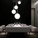 pendente globo branco moderno, lustre pendente minimalista, luminaria pendente cozinha moderna, pendente bola vidro branco, pendente preto branco moderno, iluminação pendente escandinava, pendente mesa jantar moderno, lustre minimalista moderno, pendente LEDZ zarya, pendente decorativo moderno