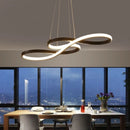 lustre pendente orgânico, pendente minimalista moderno, lustre design orgânico, pendente moderno LED, lustre minimalista sala jantar, pendente curvo moderno, luminária pendente contemporânea, lustre minimalista LEDZ, pendente moderno para mesa de jantar, lustre orgânico contemporâneo, iluminação moderna minimalista, pendente LED moderno, lustre design fluido, luminária pendente elegante, pendente moderno decoração