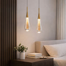 pendente gota de agua dourado, lustre pendente luxo moderno, pendente cozinha moderno dourado, lustre para mesa de jantar moderno, pendente para bancada cozinha, luminaria gota elegante, pendente minimalista dourado LED, lustre moderno sala jantar, pendente multiplo moderno, iluminacao decorativa sofisticada, lustre LED dourado moderno, pendente luxo LEDZ, luminaria suspensa moderna dourada, pendente design contemporaneo, lustre elegante moderno