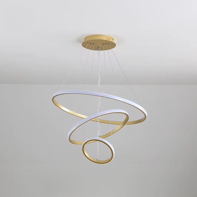 Pendente para Sala,
Pendente Moderno,
Lustre para Sala,
lustre moderno,
lustre led,
Lustre Dimerizável,
Lustre de Teto,
Lustre,
Luminária Pendente,
luminarias para quarto,
luminaria moderna,
luminaria de teto,
Pendente Circular Triplo,
Pendente anéis,
Pendente 3 anéis,
Pendente 3 Círculos,
Pendente 4 Círculos,
Pendente Círculos