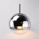 lustre pendente luxo, pendente minimalista moderno, lustre dourado espelhado, pendente rose gold, pendente prata cromado, luminária globo moderna, pendente sofisticado teto, lustre moderno LEDZ, iluminação premium decoração, pendente para mesa jantar luxo, lustre minimalista elegante, luminária teto moderna, pendente decorativo moderno, lustre globo metálico, iluminação sofisticada moderna