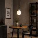 pendente globo branco moderno, lustre pendente minimalista, luminaria pendente cozinha moderna, pendente bola vidro branco, pendente preto branco moderno, iluminação pendente escandinava, pendente mesa jantar moderno, lustre minimalista moderno, pendente LEDZ zarya, pendente decorativo moderno