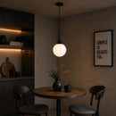 pendente globo branco moderno, lustre pendente minimalista, luminaria pendente cozinha moderna, pendente bola vidro branco, pendente preto branco moderno, iluminação pendente escandinava, pendente mesa jantar moderno, lustre minimalista moderno, pendente LEDZ zarya, pendente decorativo moderno