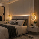 pendente prisma ledz, lustre pendente luxo dourado, pendente cristal bolhas luz, luminaria pendente pequena moderna, pendente cabeceira quarto moderno, iluminação decorativa sofisticada, pendente efeito luz estrelas, lustre pequeno dourado moderno, pendente para composição teto, luminaria luxo acrilico led, pendente com arandela combinação, iluminação moderna LEDZ