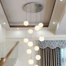lustre para pé direito duplo, lustre globos, lustre de luxo, lustre clássico, lustre moderno, lustre para escada, lustre para hall de entrada, lustre para mezanino, lustre para sala com pé direito duplo, lustre de vidro, lustre com globos, lustre globo branco, lustre dourado, lustre prata, pendente para pé direito duplo, lustre escada moderna, lustre para residência de alto padrão, lustre para foyer, lustre para recepção, lustre para hotel, lustre para clínica, lustre para showroom, lustre com soquete E27, 