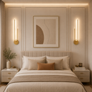 arandela minimalista, arandela moderna, arandela de parede, arandela LED, arandela decorativa, arandela nórdica, arandela escandinava, arandela para quarto, arandela para cabeceira, arandela para sala, arandela para corredor, arandela para lavabo, arandela para painel de TV, arandela vertical, arandela preta, arandela dourada, arandela dourado fosco, arandela ocre, arandela contemporânea, luminária de parede LED, luminária minimalista, luminária decorativa, iluminação indireta, iluminação de parede, ilumina
