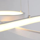 lustre pendente orgânico, pendente minimalista moderno, lustre design orgânico, pendente moderno LED, lustre minimalista sala jantar, pendente curvo moderno, luminária pendente contemporânea, lustre minimalista LEDZ, pendente moderno para mesa de jantar, lustre orgânico contemporâneo, iluminação moderna minimalista, pendente LED moderno, lustre design fluido, luminária pendente elegante, pendente moderno decoração