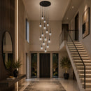 lustre para pé direito duplo, pendente para pé direito duplo, lustre pingo, pendente pingo, lustre de luxo, lustre moderno para escada, lustre para escadaria, lustre para hall de entrada, lustre para sala com pé direito duplo, pendente para escada, lustre cascata, pendente cascata, lustre dourado moderno, lustre preto moderno, lustre LED moderno, lustre alto padrão, lustre contemporâneo, lustre decorativo de luxo, iluminação para pé direito duplo, lustre para mezanino, lustre para recepção, lustre para resi