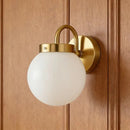 arandela de parede, arandela interna, arandela para ambiente interno, arandela moderna, arandela minimalista, arandela clássica, arandela retrô, arandela vintage, arandela com globo, arandela globo de vidro, arandela com globo branco, arandela de vidro, arandela globo branco, arandela prata, arandela prata cromado, arandela cromada, arandela cromada moderna, arandela dourada, arandela dourada moderna, arandela dourada com globo, arandela prata com globo, arandela E27, arandela com lâmpada E27, luminária E27