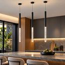 lustre pendente moderno, pendente tubular, lustre pendente tubular, pendente slim, pendente fino, pendente bastão, pendente LED tubular, pendente efeito cristal, pendente com bolhas, pendente acrílico com bolhas, pendente cristal em bolhas, lustre moderno LED, pendente minimalista, pendente para quarto, pendente para cabeceira, pendente para lateral de cama, pendente para sala de estar, pendente para canto de sofá, pendente para mesa lateral, pendente dourado, pendente preto, pendente branco, pendente tubul