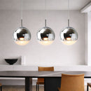 lustre pendente luxo, pendente minimalista moderno, lustre dourado espelhado, pendente rose gold, pendente prata cromado, luminária globo moderna, pendente sofisticado teto, lustre moderno LEDZ, iluminação premium decoração, pendente para mesa jantar luxo, lustre minimalista elegante, luminária teto moderna, pendente decorativo moderno, lustre globo metálico, iluminação sofisticada moderna