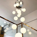 lustre para pé direito duplo, lustre globos, lustre de luxo, lustre clássico, lustre moderno, lustre para escada, lustre para hall de entrada, lustre para mezanino, lustre para sala com pé direito duplo, lustre de vidro, lustre com globos, lustre globo branco, lustre dourado, lustre prata, pendente para pé direito duplo, lustre escada moderna, lustre para residência de alto padrão, lustre para foyer, lustre para recepção, lustre para hotel, lustre para clínica, lustre para showroom, lustre com soquete E27, 