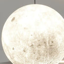 lustre pendente circular moderno, pendente espiral moderno, lustre com esfera central moderno, pendente circular grande, luminária pendente moderna LED, lustre moderno sala de jantar, pendente minimalista grande, lustre contemporâneo LEDZ, iluminação decorativa moderna, pendente espiral LED, lustre com orbe central, pendente design moderno, luminária moderna teto LED, lustre circular minimalista, pendente sofisticado sala moderna