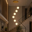 lustre para pé direito duplo, lustre globos, lustre de luxo, lustre clássico, lustre moderno, lustre para escada, lustre para hall de entrada, lustre para mezanino, lustre para sala com pé direito duplo, lustre de vidro, lustre com globos, lustre globo branco, lustre dourado, lustre prata, pendente para pé direito duplo, lustre escada moderna, lustre para residência de alto padrão, lustre para foyer, lustre para recepção, lustre para hotel, lustre para clínica, lustre para showroom, lustre com soquete E27, 