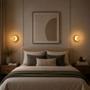 arandela italiana moderna, arandela vidro fumê, arandela âmbar luxo, arandela transparente moderna, arandela design italiano, arandela moderna sofisticada, arandela parede luxo, arandela minimalista contemporânea, iluminação indireta sofisticada, arandela moderna LEDZ, arandela quarto moderno, arandela cabeceira luxo, arandela decorativa premium