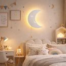 arandela infantil sem fio, luminária quarto infantil parede, luz noturna infantil decoração, arandela bebê recarregável, luminária estrela nuvem lua infantil, iluminação quarto bebê sem fio, luminária infantil parede LED, luz suave quarto criança, decoração quarto infantil iluminado, arandela temática infantil, luminária infantil LEDZ, luz noturna criança parede, luminária elefante avião infantil, arandela quarto bebê sem fio