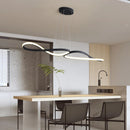 lustre orgânico moderno, pendente orgânico moderno, lustre infinito, pendente infinito, lustre minimalista moderno, pendente minimalista moderno, lustre para mesa de jantar, pendente para mesa de jantar, pendente para bancada gourmet, lustre para ilha de cozinha, lustre contemporâneo, pendente contemporâneo, lustre moderno dourado, pendente dourado moderno, lustre prata cromado, pendente prata cromado, lustre preto moderno, pendente preto moderno, lustre linear moderno, pendente linear moderno, lustre orgân