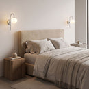 arandela, arandela de parede, arandela interna, arandela para ambiente interno, arandela moderna, arandela minimalista, arandela contemporânea, arandela clássica moderna, arandela clássico contemporânea, arandela elegante, arandela sofisticada, arandela de luxo, arandela prata, arandela prata cromado, arandela cromada, arandela cromado, arandela prata moderna, arandela cromada moderna, arandela metal cromado, arandela acabamento cromado, arandela espelhada, arandela com globo, arandela globo, arandela globo