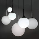 pendente globo branco moderno, lustre pendente minimalista, luminaria pendente cozinha moderna, pendente bola vidro branco, pendente preto branco moderno, iluminação pendente escandinava, pendente mesa jantar moderno, lustre minimalista moderno, pendente LEDZ zarya, pendente decorativo moderno