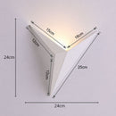 arandela moderna, arandela minimalista, arandela triangular, arandela geométrica, arandela de parede moderna, arandela LED, arandela LED integrada, arandela decorativa, arandela para sala, arandela para quarto, arandela para corredor, arandela para hall de entrada, arandela para painel de TV, arandela para cabeceira de cama, arandela preta, arandela branca, arandela dourada, arandela contemporânea, arandela estilo nórdico, arandela escandinava, iluminação de parede, iluminação decorativa, luminária de pared