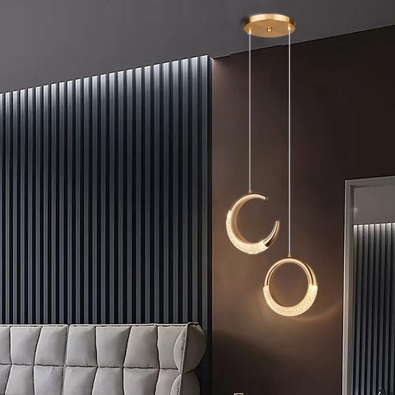 lustre moderno,
Lustre de Teto,
luminária teto,
Luminária Pendente,
luminária de teto,
Pendente de Luxo,
Pendente Anel Dourado,
Pendente Dourado,
Pendente de Cabeceira