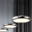       lustre pendente design italiano,
      pendente italiano moderno,
      lustre pendente cromado,
      pendente preto espelhado,
      lustre pendente premium,
      pendente vidro design italiano,
      lustre para sala de jantar moderna,
      pendente para ilha gourmet,
      lustre LEDZ design,
      pendente de luxo moderno,